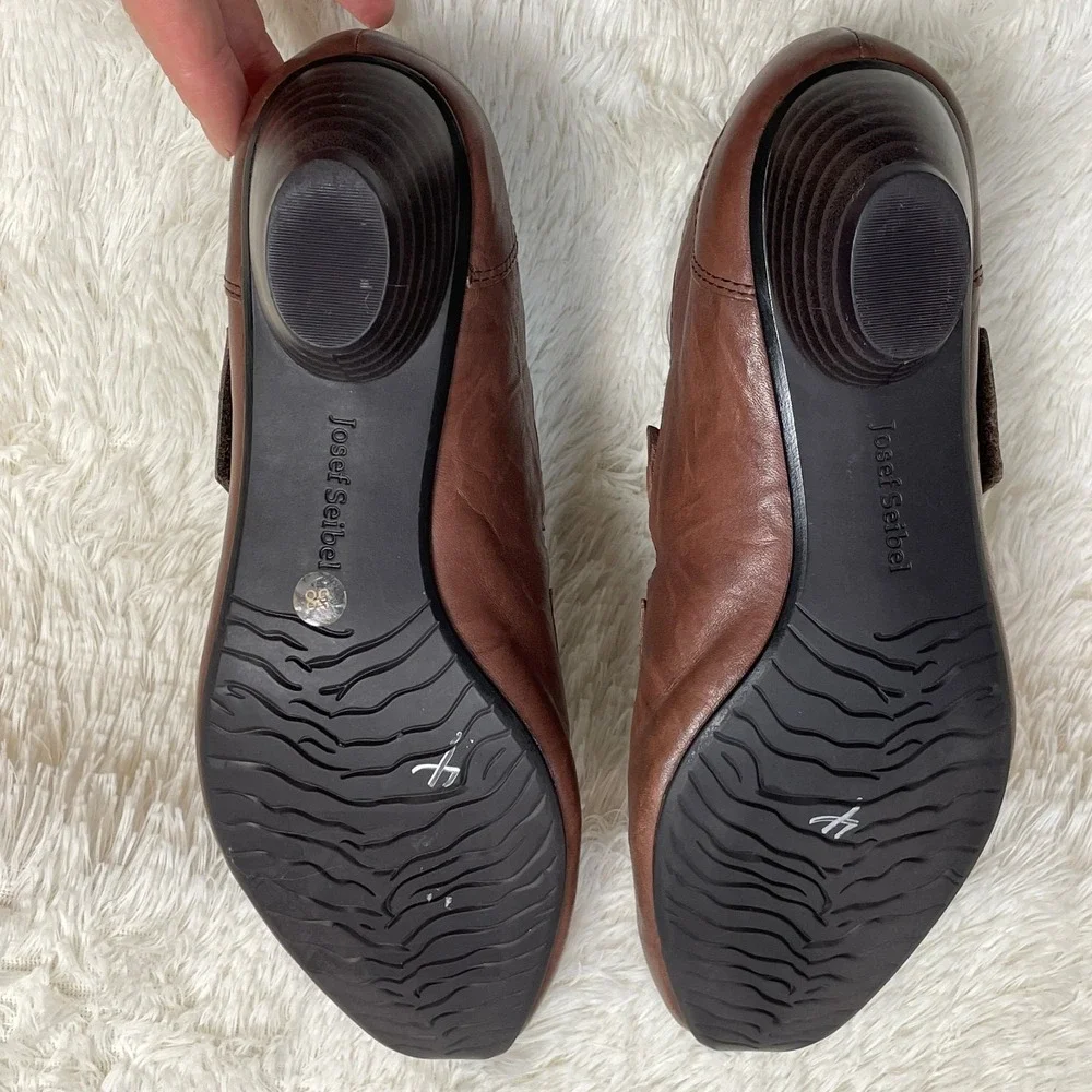 Josef Seibel tiny scuff